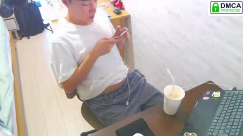 Snapshot of flowerbox chatting on November 3, 6:25 am flowerbox online show from November 3, 6:25 am