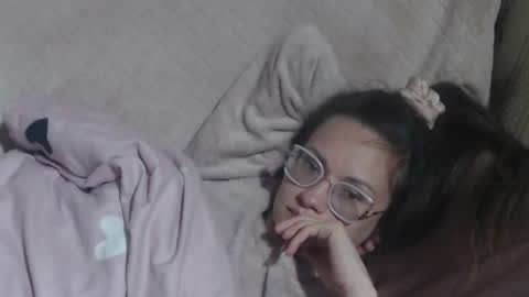 Snapshot of flowercandydoll chatting on April 18, 5:17 pm say meow and send tip online show from April 18, 5:17 pm