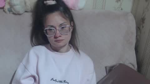 Snapshot of flowercandydoll chatting on April 19, 1:10 pm say meow and send tip online show from April 19, 1:10 pm