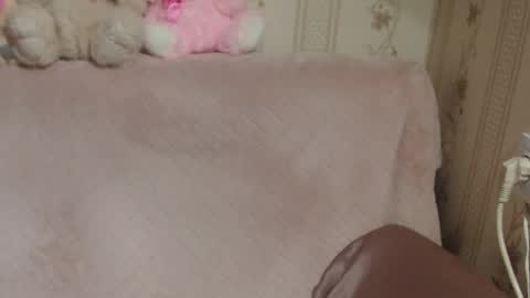 Snapshot of flowercandydoll chatting on April 19, 6:21 pm say meow and send tip online show from April 19, 6:21 pm