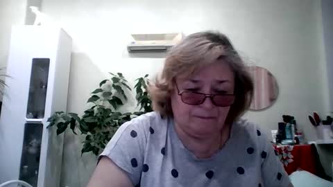 Snapshot of flowerlover8 chatting on March 3, 6:55 pm Flowerlower online show from March 3, 6:55 pm
