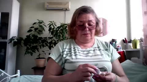Snapshot of flowerlover8 chatting on March 5, 2:12 pm Flowerlower online show from March 5, 2:12 pm