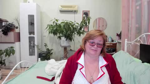 Snapshot of flowerlover8 chatting on September 27, 8:14 pm Flowerlower online show from September 27, 8:14 pm