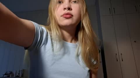 flowflirtx online show from May 24, 1:05 pm