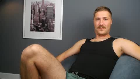 Snapshot of fluffy__cloude chatting on October 28, 7:01 am Fluffy online show from October 28, 7:01 am