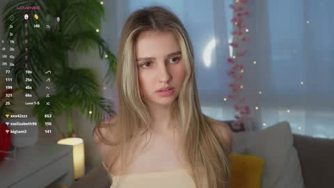 Adeline online show from December 10, 9:44 am