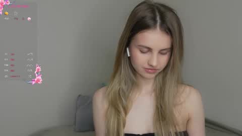 Adeline online show from January 11, 9:25 am