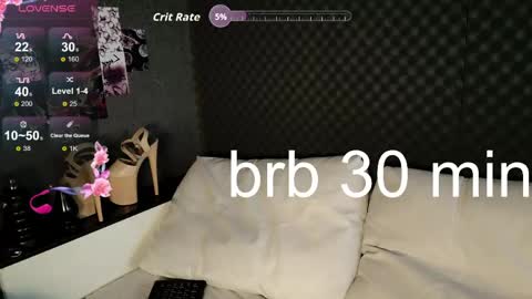 fluffy_cloude online show from April 18, 4:22 pm