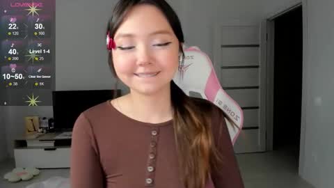 Snapshot of fluffy_rose chatting on March 18, 10:40 am Rose online show from March 18, 10:40 am