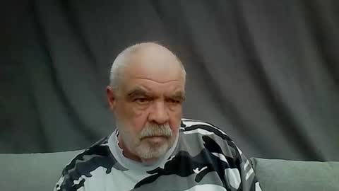 Snapshot of flutto chatting on May 2, 11:37 am flutto online show from May 2, 11:37 am