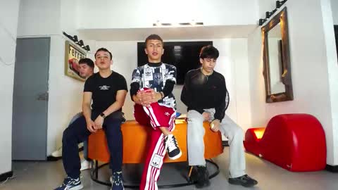 flyckers online show from January 11, 10:15 pm