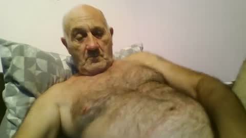 Snapshot of follador1001 chatting on June 23, 7:34 pm follador1001 online show from June 23, 7:34 pm