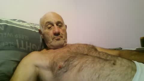 Snapshot of follador1001 chatting on June 24, 8:30 pm follador1001 online show from June 24, 8:30 pm