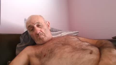 Snapshot of follador1001 chatting on June 25, 1:15 pm follador1001 online show from June 25, 1:15 pm