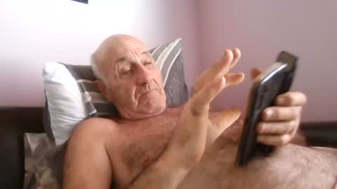 Snapshot of follador1001 chatting on June 28, 11:27 am follador1001 online show from June 28, 11:27 am