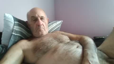 Snapshot of follador1001 chatting on June 30, 11:22 am follador1001 online show from June 30, 11:22 am