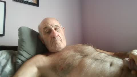 Snapshot of follador1001 chatting on July 3, 10:54 am follador1001 online show from July 3, 10:54 am