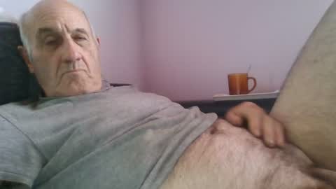 Snapshot of follador1001 chatting on July 5, 2:02 pm follador1001 online show from July 5, 2:02 pm