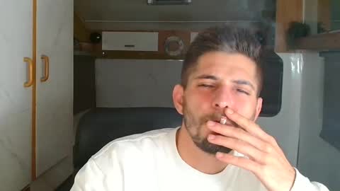 independent model online show from October 23, 5:23 pm