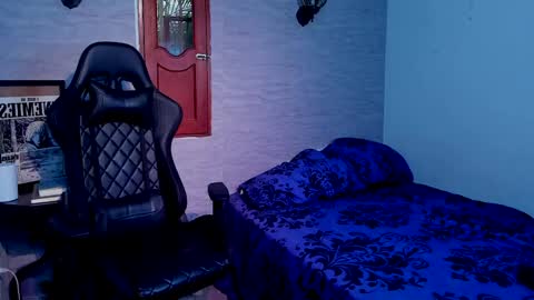 Snapshot of foniland_ chatting on April 29, 10:05 pm Foni online show from April 29, 10:05 pm