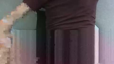 fonzi_flores online show from April 4, 10:18 pm