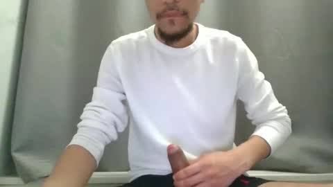 Snapshot of foodyloves126 chatting on February 5, 1:54 am foodyloves126 online show from February 5, 1:54 am