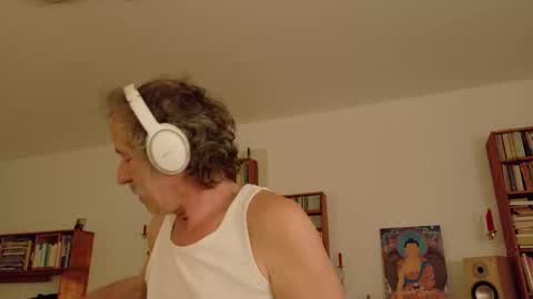 Snapshot of foolforyoubabe chatting on May 6, 8:25 pm cum together online show from May 6, 8:25 pm