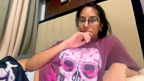 Snapshot of forbidden_candice chatting on October 16, 5:30 am forbidden_candice online show from October 16, 5:30 am