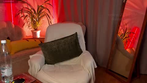 Snapshot of forest_lina chatting on October 22, 12:05 pm online show from October 22, 12:05 pm