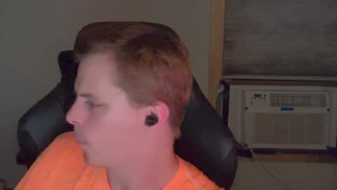 Snapshot of forever_broken chatting on October 29, 5:42 am forever_broken online show from October 29, 5:42 am