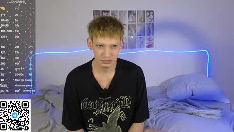 forever_eren online show from February 21, 12:44 am