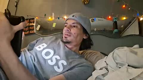 Snapshot of foreveryung723 chatting on October 28, 9:02 am foreveryung723 online show from October 28, 9:02 am