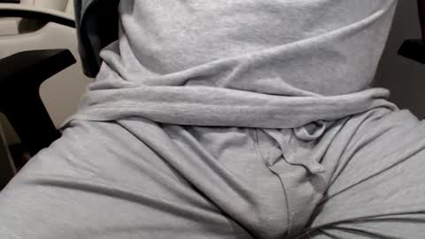 Snapshot of foster19422002 chatting on December 31, 6:27 am foster19422002 online show from December 31, 6:27 am