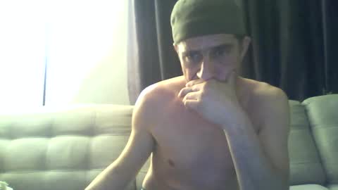 Snapshot of fouraide42 chatting on December 5, 5:04 am fouraide42 online show from December 5, 5:04 am