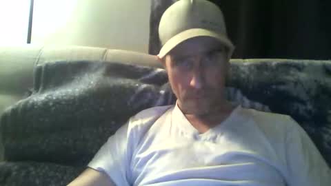 Snapshot of fouraide42 chatting on December 13, 4:11 am fouraide42 online show from December 13, 4:11 am