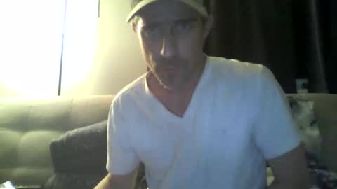 Snapshot of fouraide42 chatting on December 13, 10:19 am fouraide42 online show from December 13, 10:19 am