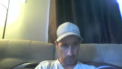 Snapshot of fouraide42 chatting on December 13, 7:43 pm fouraide42 online show from December 13, 7:43 pm