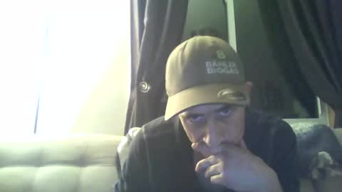 Snapshot of fouraide42 chatting on December 17, 2:44 am fouraide42 online show from December 17, 2:44 am