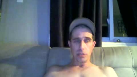 Snapshot of fouraide42 chatting on December 31, 10:56 pm fouraide42 online show from December 31, 10:56 pm