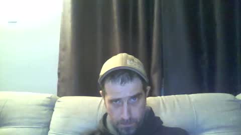 Snapshot of fouraide42 chatting on February 9, 6:43 am fouraide42 online show from February 9, 6:43 am