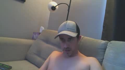 Snapshot of fouraide42 chatting on February 11, 12:48 pm fouraide42 online show from February 11, 12:48 pm