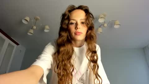 Snapshot of fox_beauty chatting on September 30, 1:54 am Kira online show from September 30, 1:54 am