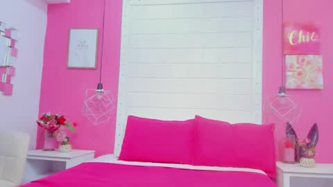 curvy girl online show from April 1, 3:18 am