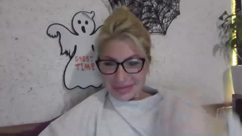 fox_red_lady7 online show from October 29, 7:04 pm