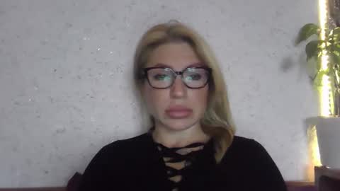 fox_red_lady7 online show from November 6, 9:10 am