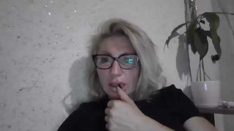 fox_red_lady7 online show from May 8, 7:30 pm