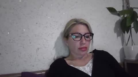 fox_red_lady7 online show from May 11, 6:38 pm