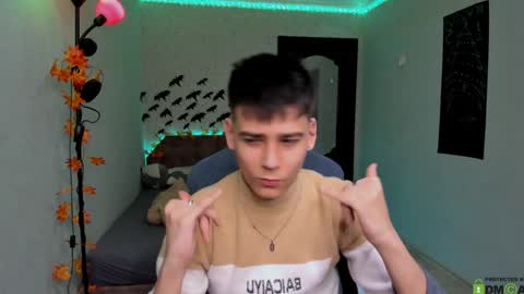 Foxicfu online show from December 5, 10:44 am