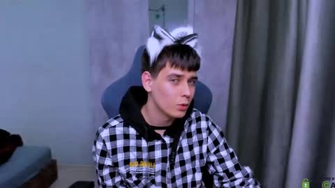 Foxicfu online show from February 14, 4:31 pm