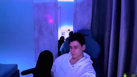 Foxicfu online show from March 10, 3:30 pm